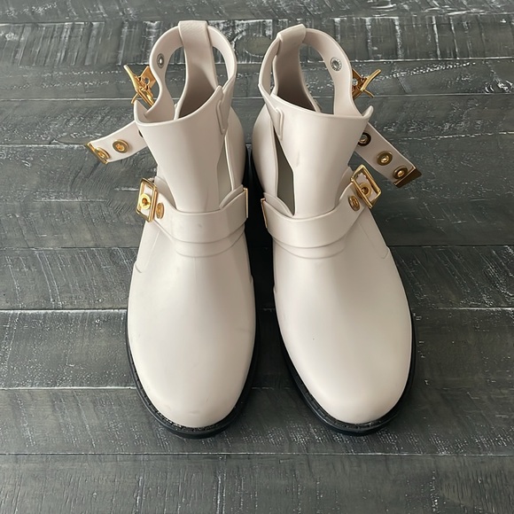 MELISSA Antares Cut Out Boots - Picture 5 of 16